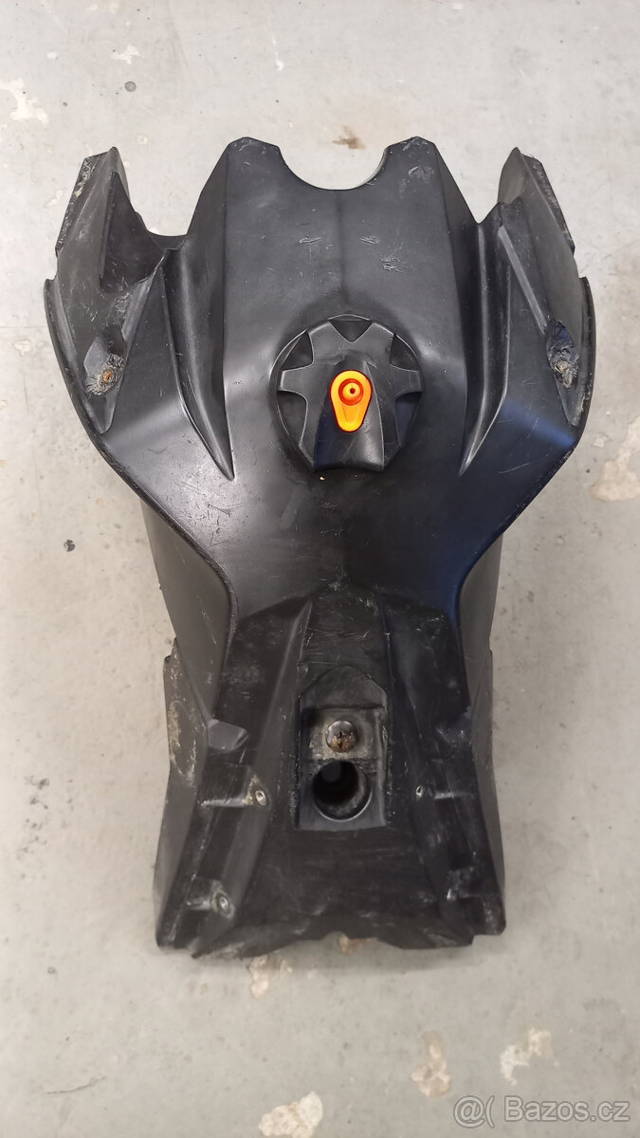 KTM 525, 505 nádrž, ventilátor, plasty, plyn atd.
