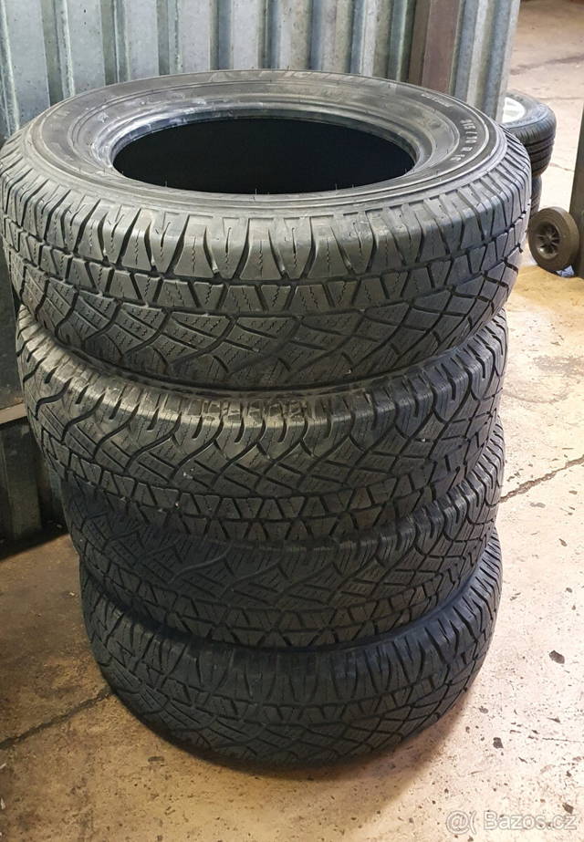 SUV pneu 215/70/16" 104H - Michelin Latitude Cross 2ks.