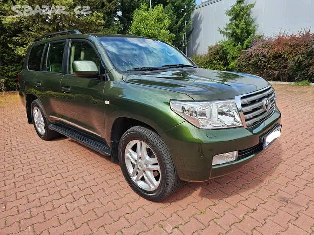 Toyota Land Cruiser 200 V8 4.5 D4-D,ČR,2.Majitel,Tažné.