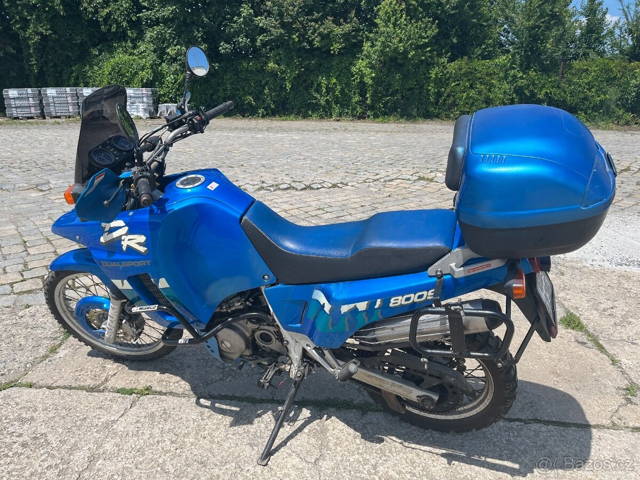 Suzuki DR 800S