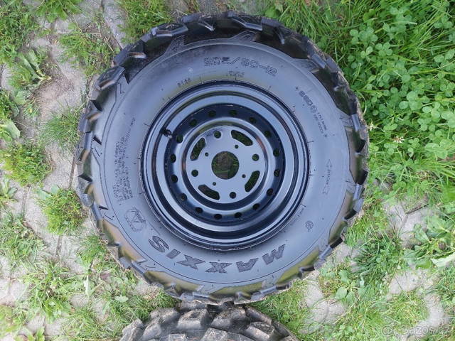 Kola ,pneu čtyřkolka Maxxis