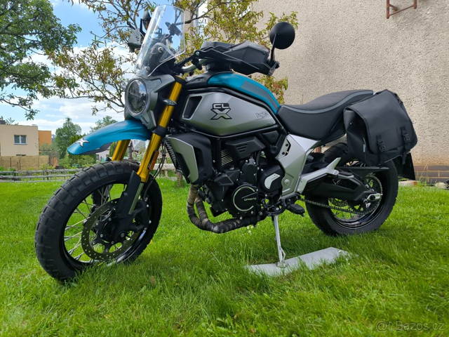 CF Moto 700CL-X Adventure
