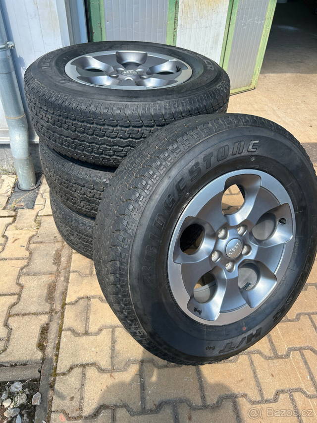 Jeep Wrangler Alu disky 7,5 Jx18, včetně pneu 255/70x18