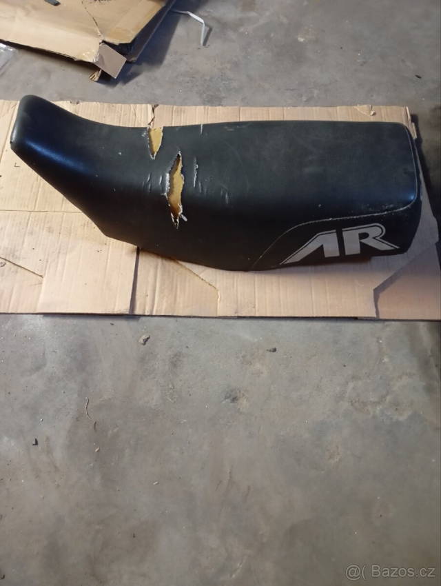 Cagiva Ar 125 sedadlo.