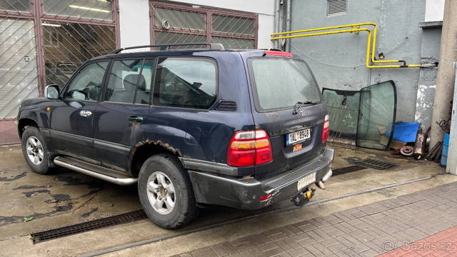 Toyota Land Cruiser LC 100