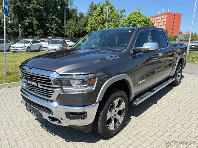 Dodge RAM 5.7 V8 HEMI--2020--Laramie--KŮŽE--FULL LED--95.000