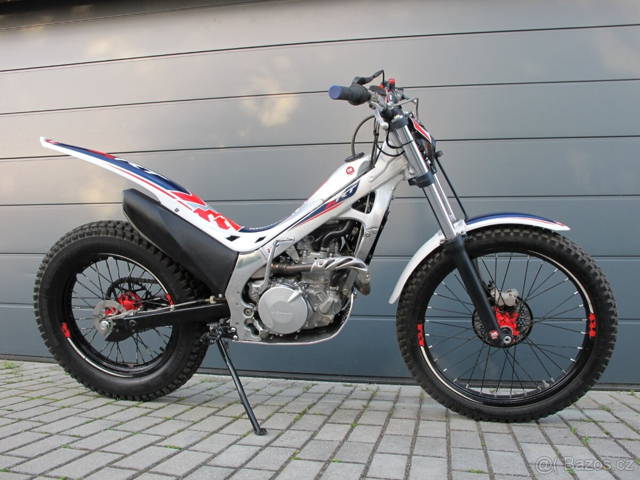 Montesa Cota 4RT (2017) - málo najeto, po servisu