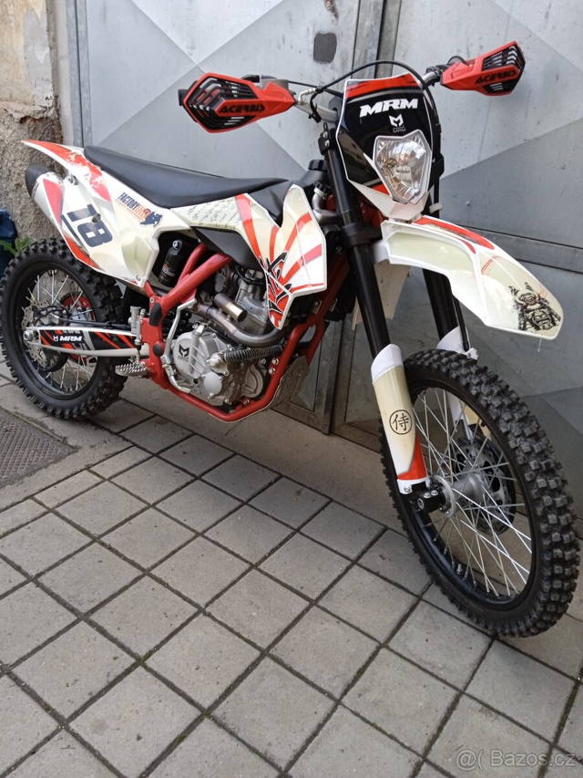 Moto 300 ccm/4-takt,replika KTM (zánovní moto)