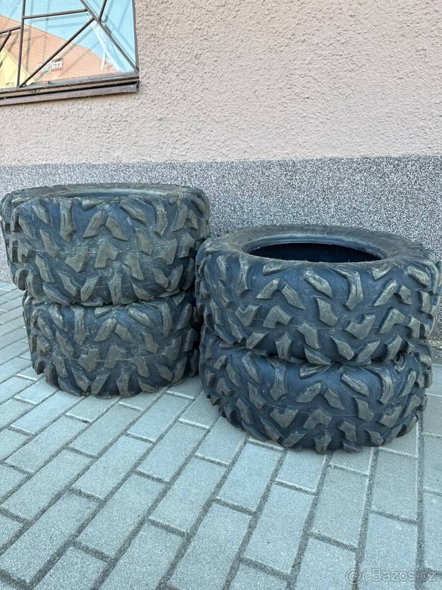 Pneu na čtyřkolku 14 palců