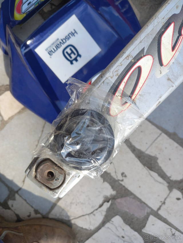 Nahradni díly na wr 450 a husqvarna 610