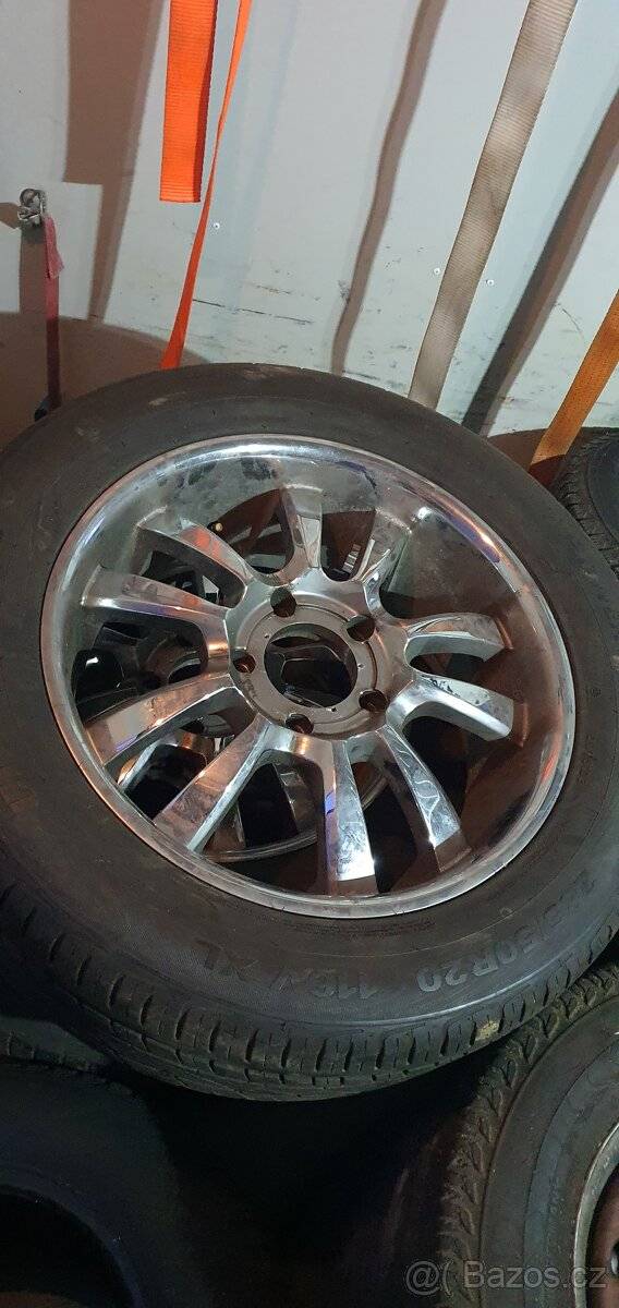 285/50r20
