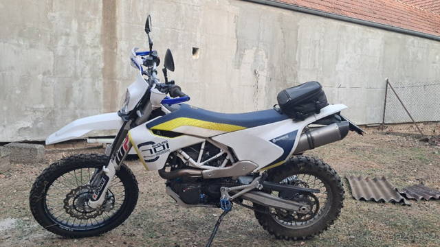 Prodám Husqvarna 701 RV2017 + vozík na 2 moto