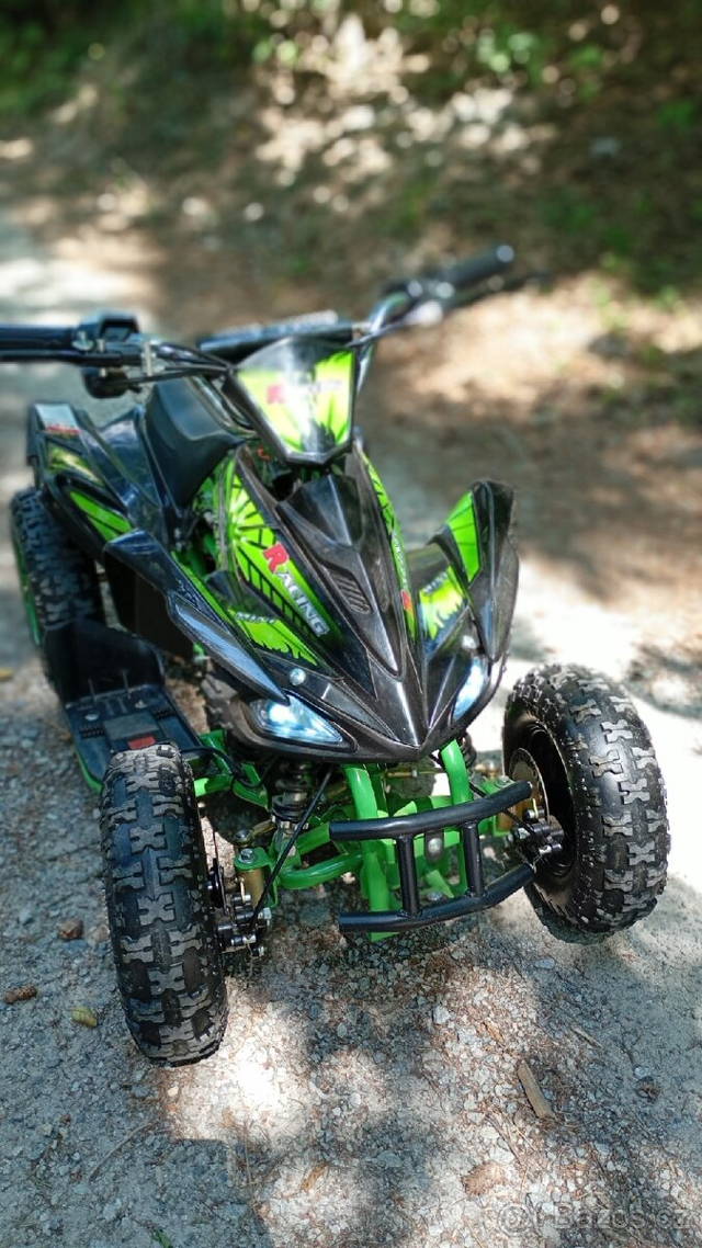 Buddy Toys Bea 820 čtyřkolka Racing 800W