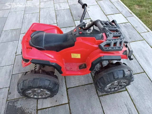 Prodám dĕtskou elektrickou čtyřkolku