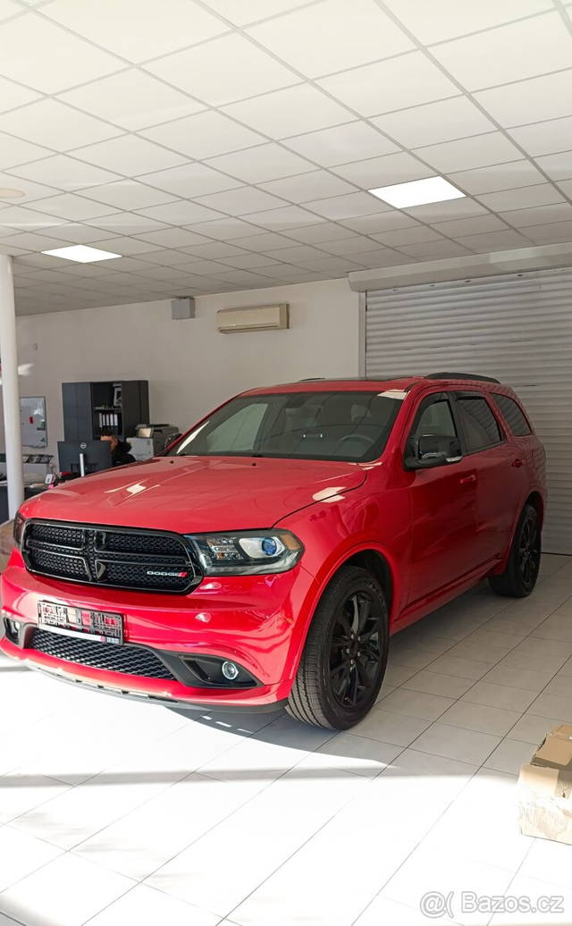 Dodge Durango 3.6 V6 AWD s černým lesklým paketem