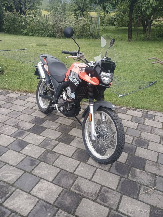 UM DSR 125 adventure TT