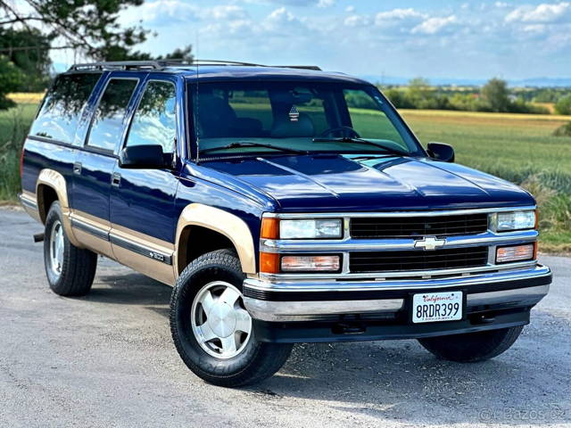 1999 Chevrolet Suburban 1500 LT | 5.7L V8 | 4x4