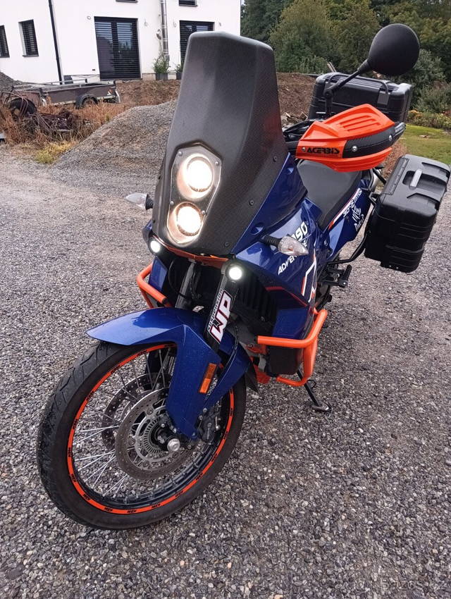 KTM 990
