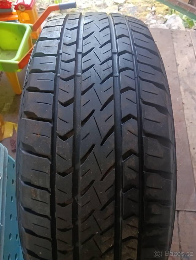 Pneu kompletní 265/70/16
