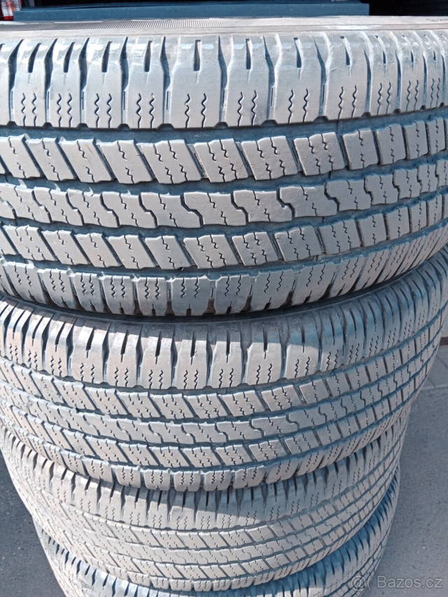 275/60r20 goodyear wrangler sr-a