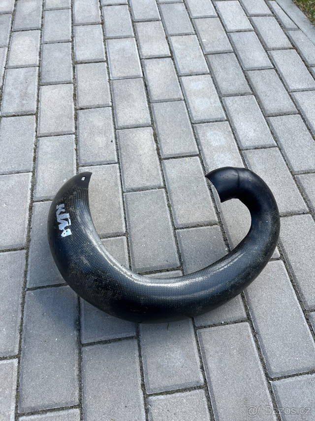 Kryt kolene výfuku