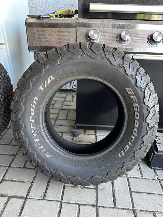 BFGoodrich All Terrain T/A KO2 265/70 R17