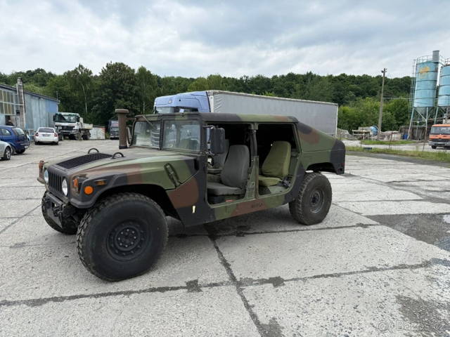 Hummer H1 humvee M1045 Slantback