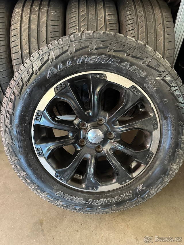Jeep Grand Cherokee sada R18 Alu+celoroční pneu