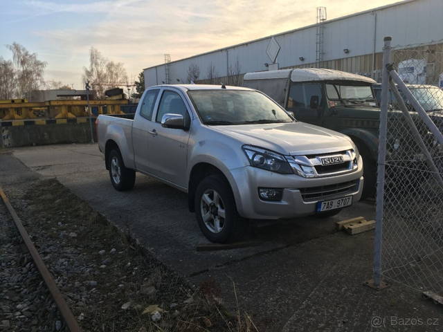 Isuzu D-max 2,5 BiTD space cab, custom SLEVA