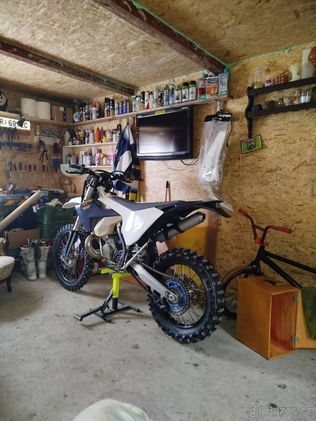 Ukradená Husqvarna TE250i 2T 2019