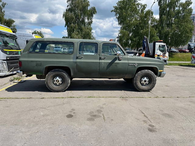 Chevrolet Suburban 5,7 V8 LPG Army verze 1984