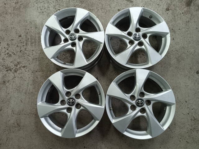 ALU kola TOYOTA / 6,5Jx17H2 / 5x114,3 / ET45 / 60,1 mm