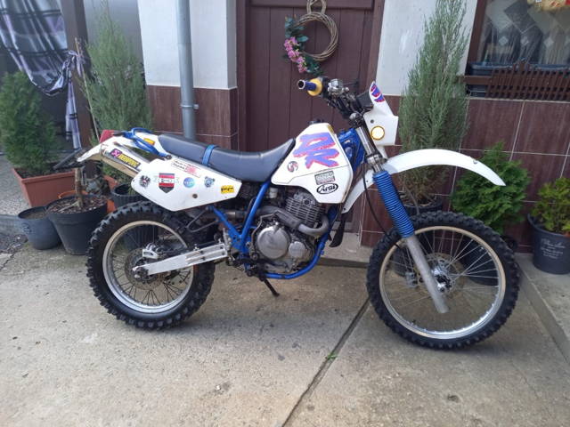 Suzuki DR 350