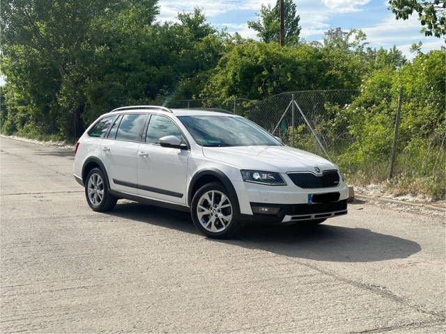 Škoda Octavia III Combi Scout 2,0TDI/ČR/135kW/DSG/4x4/2MAJIT
