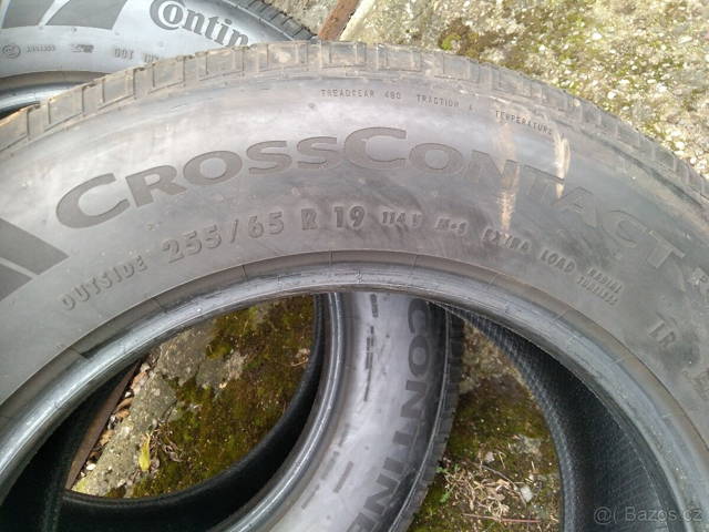 Prodám 2 pěkné letní gumy Continental 255/65 R19