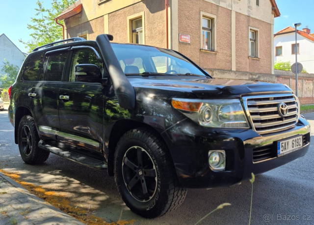 TOYOTA LAND CRUISER 4x4 VDJ200L