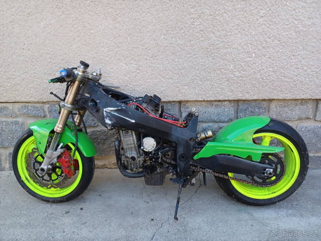 Kawasaki ZX 750