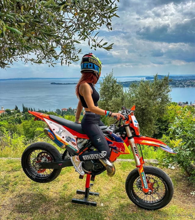 Koupím moto v nepojízdném, špatném stavu na Dily