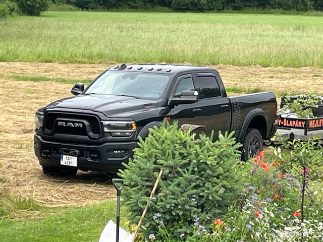 Dodge ram 2500 power wagon