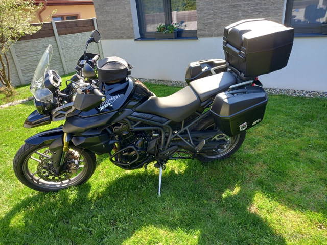 Triumph Tiger 800