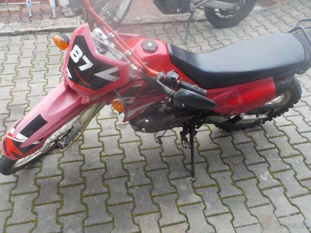 YUKI CROSS QM200GY