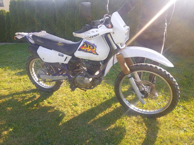 SUZUKI DR 125