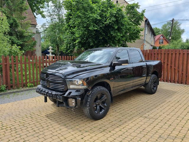 Dodge ram 1500 2015 5.7 4x4 sport