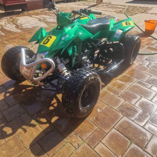 Zavodni ctyrkolka Suzuki LTR 450 Z