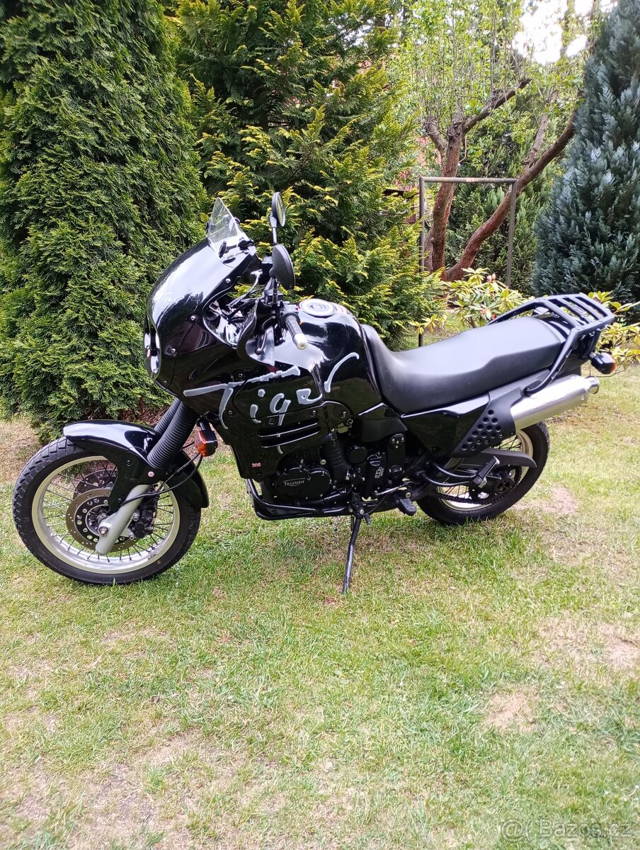 Triumph Tiger 900 T400