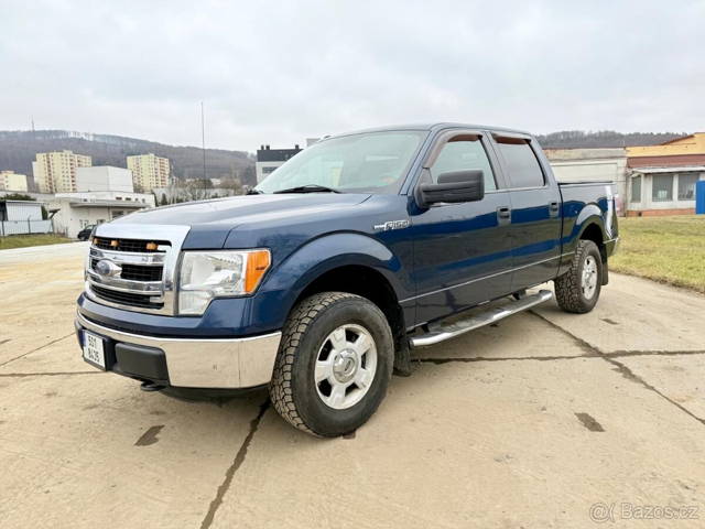 Ford F-150 XLT V8 5.0L – Americká legenda ve skvělém stavu