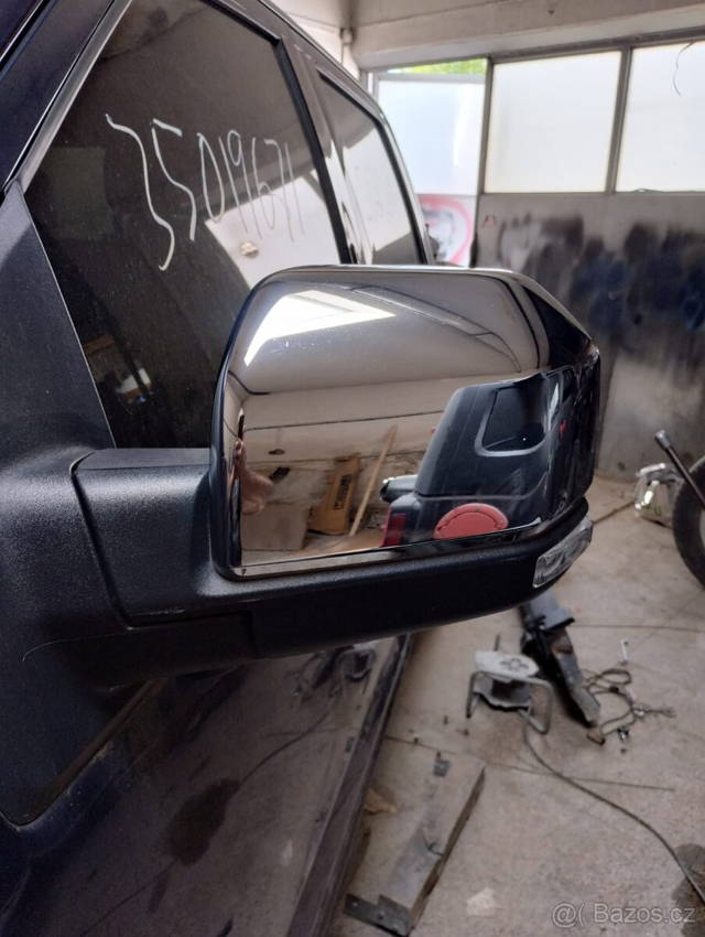 Ford F-150 – levé & pravé zpětné zrcátko s kamerou