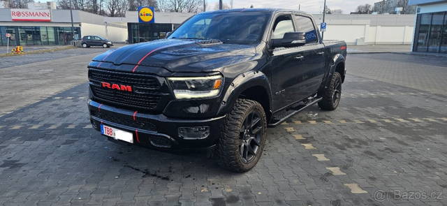 DODGE RAM 1500 5.7 HEMI 4x4 FULL LED KOLESO 22