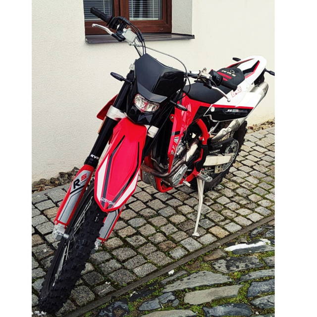SWM RS 300 R - Předváděcí motocykl