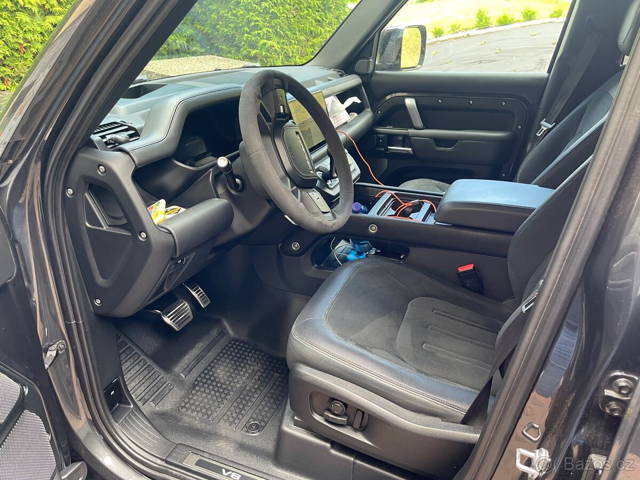 Land Rover Defender V8 5.0 386 kW